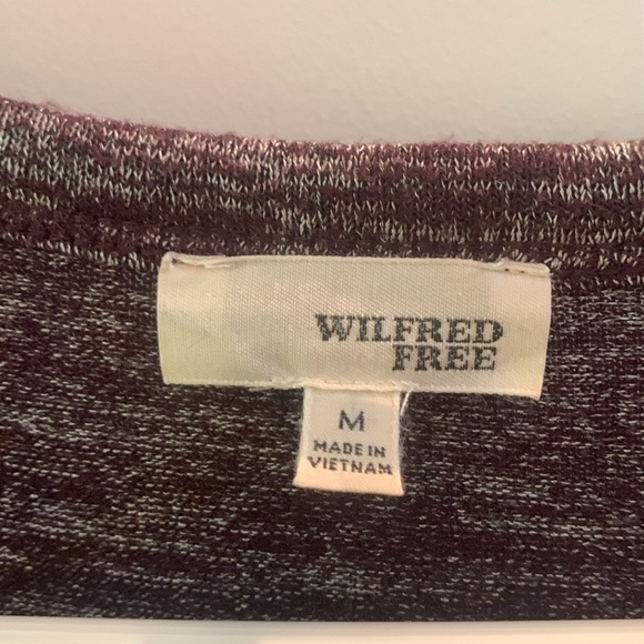 Aritzia, Wilfred free, medium tshirt - Picture 3 of 3
